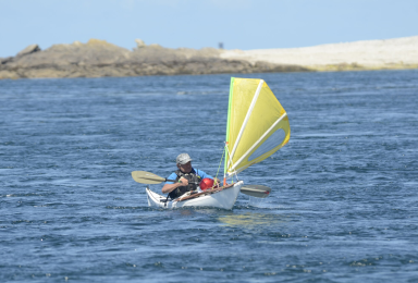 Pratique du kayak de mer dans l'archipel de Molène