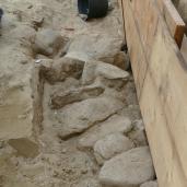 Structure en pierre trouvé lors des fouilles archéologiques de Béniguet
